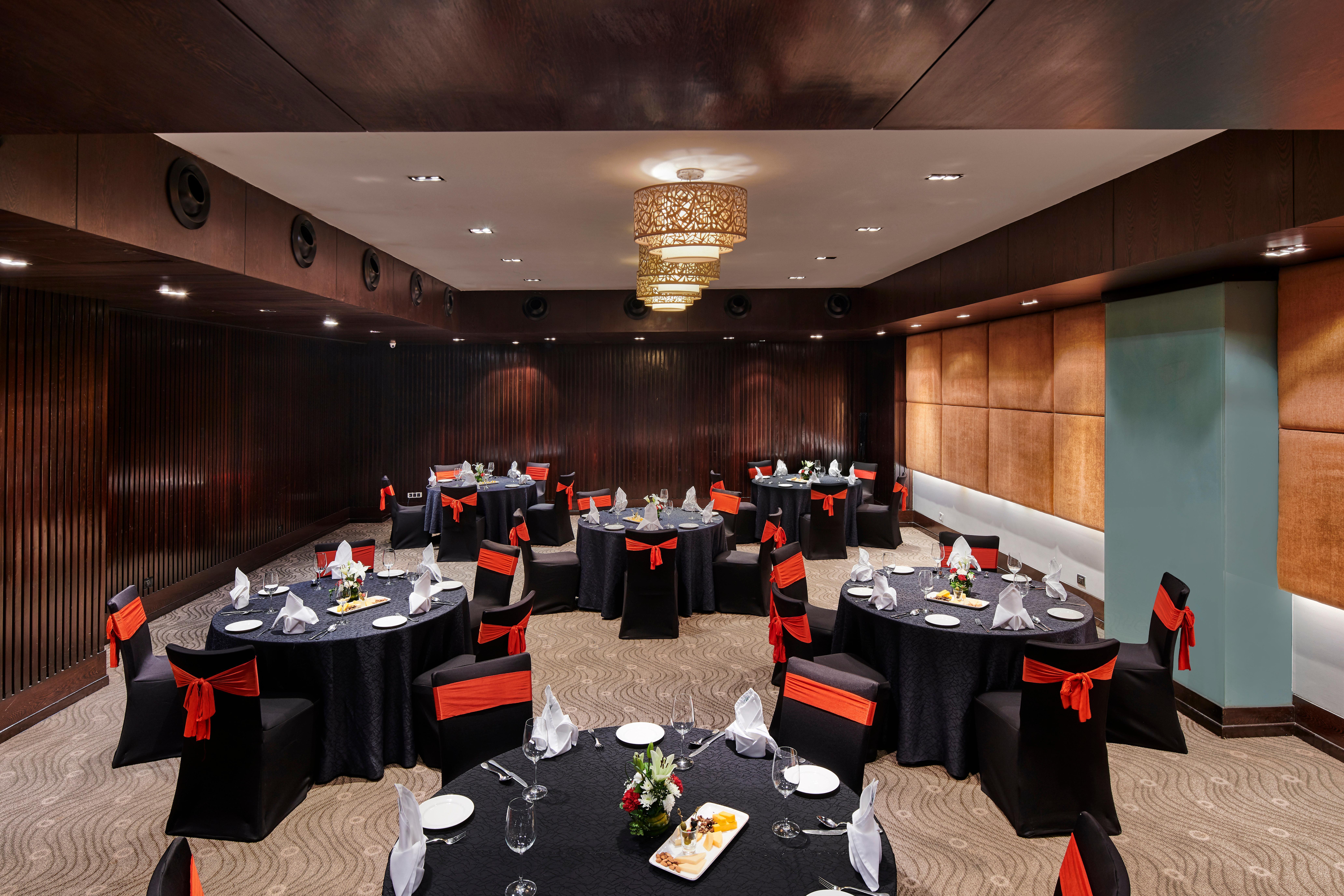 Holiday Inn Mumbai International Airport By Ihg Exteriér fotografie The Royal